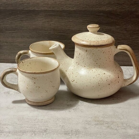 Vintage Early LP Laurentian Canada Art Pottery Covered Teapot Two Matching Mugs - Picture 2 of 7